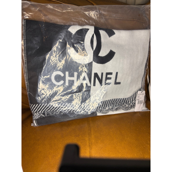 CHANEL Black & White Logo Scarf – Cashmere Blend | New With Tags - Picture 5 of 10